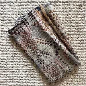 Roots Large Neck Scarf